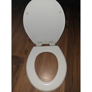 NEW IN BOX! Bemis 30015000 Closed Front Toilet Seat - White Mayfair garage